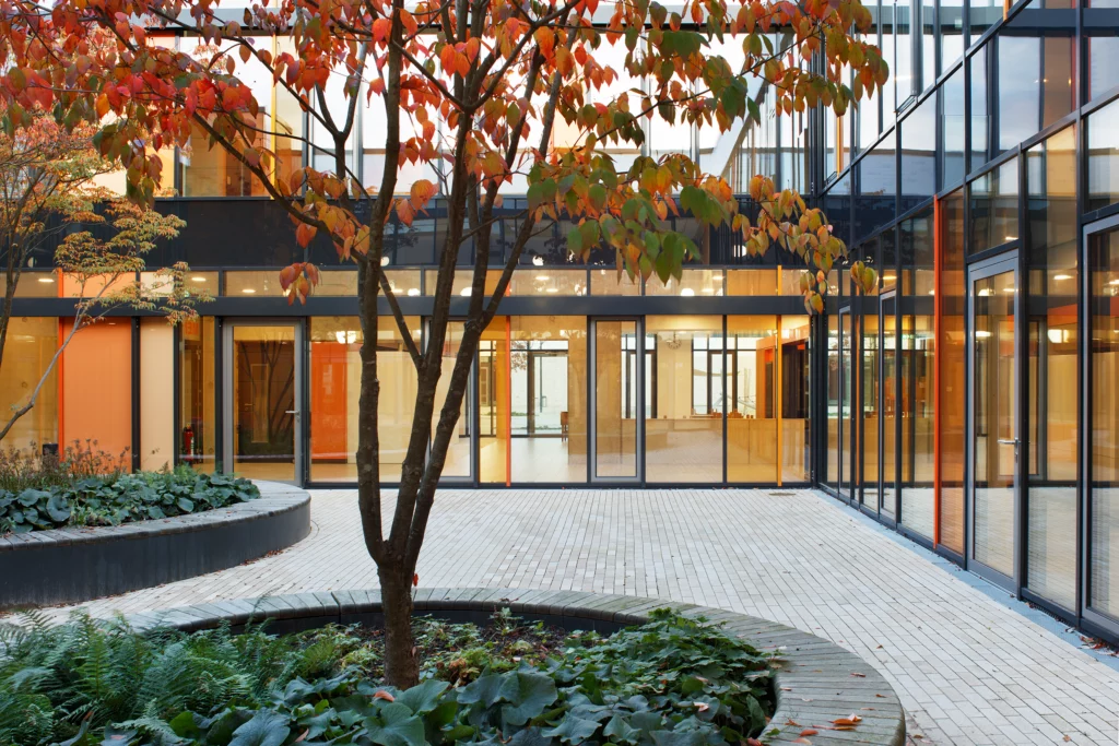 Grundschule auf dem Hagen Atrium Detailaufnahme