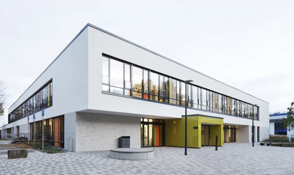 Grundschule auf dem Hagen Eingangsfassade Eckaufnahme