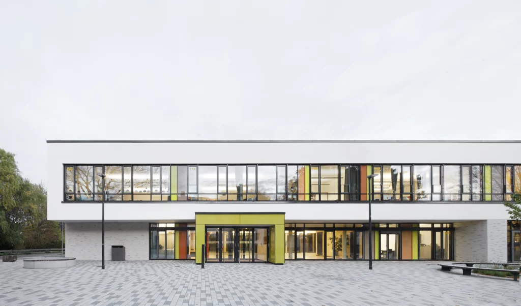 Grundschule auf dem Hagen Eingangsfassade frontal
