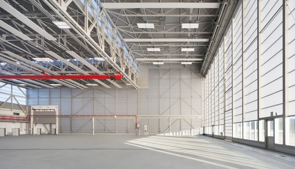 Waschhalle A400M Innenaufnahme Halle Eckperspektive Blick zur Hallenstirnseite